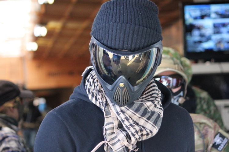 Dyeマスク ニット帽コーデ