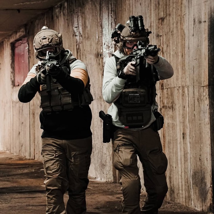 夏サバゲー薄手ジャケットコーデ