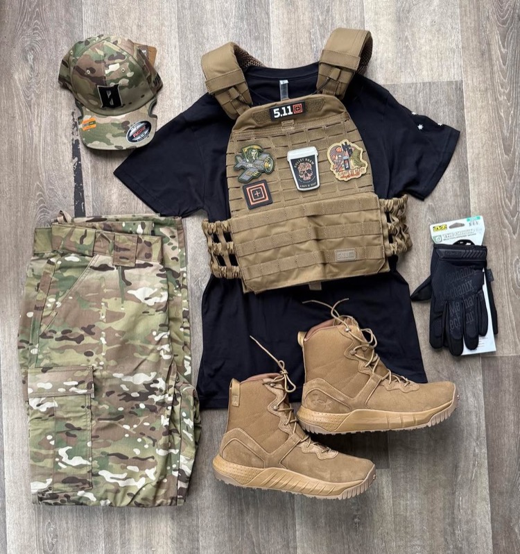 タクティカルブーツ装備