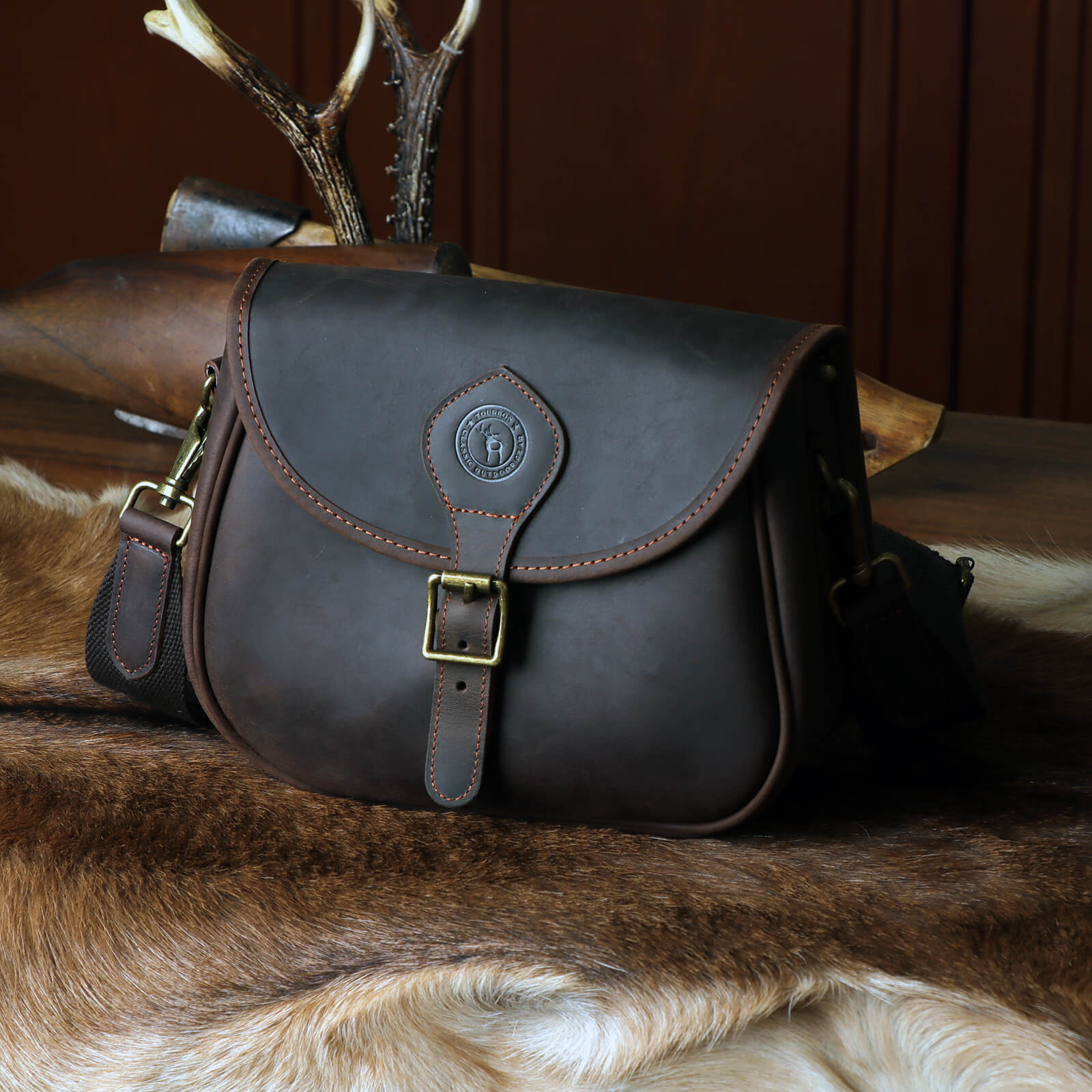 Tourbon レザーダンプポーチ