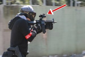 ドットサイトを装着した管理人のM4（サバゲー中）