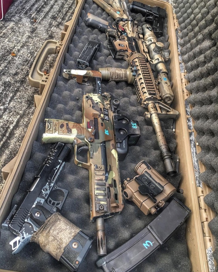 ハードケースにライフルと装備を収納