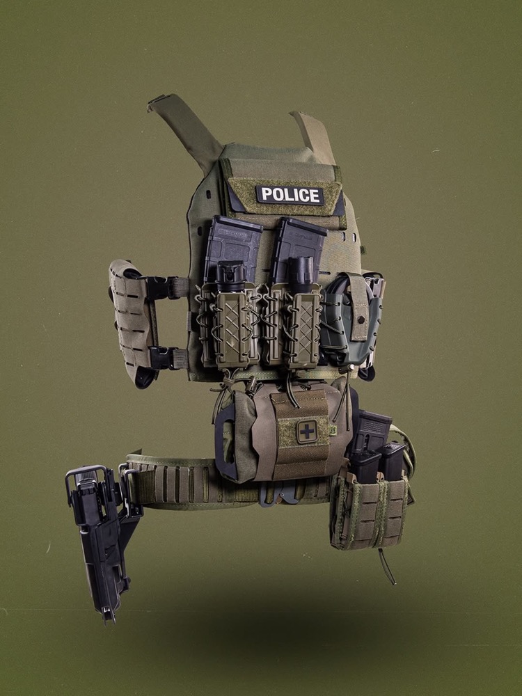 プレートキャリアとマガジンポーチ