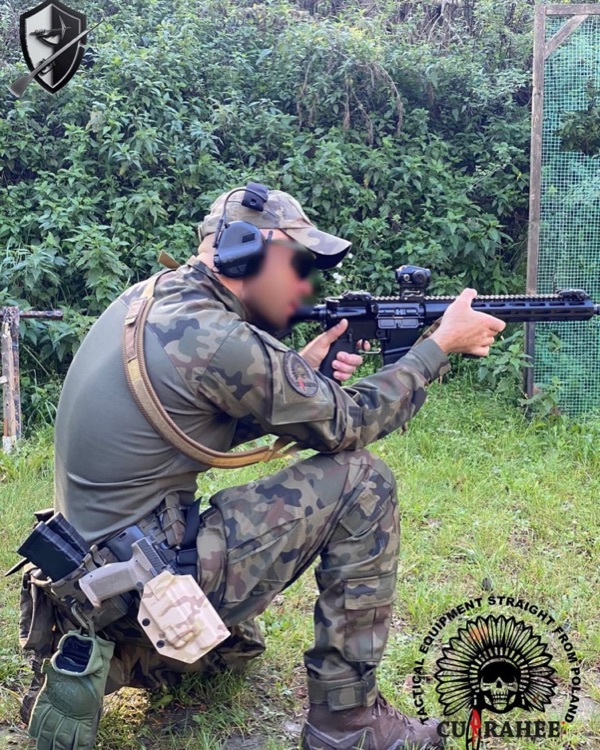 コンバットシャツ着用で射撃訓練