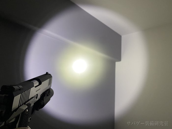 X300レプリカで壁を照射した明るさ
