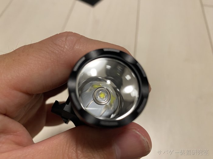 X300レプリカのレンズと鏡面ベゼル