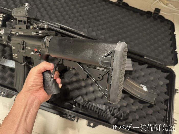 SOPMODバッテリーを入れてストックパッドを閉じた管理人のHK416D デルタカスタム
