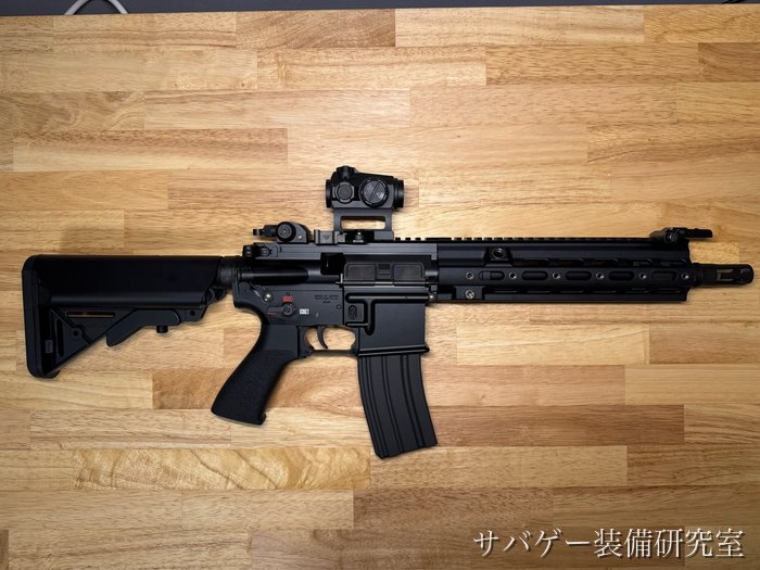 マーベリック 第3世代を載せたHK416 デルタカスタム（排莢口の側）