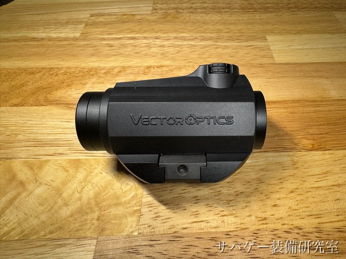 ローマウントに付け替えたマーベリック 第3世代（VECTOR OPTICSのロゴ側）