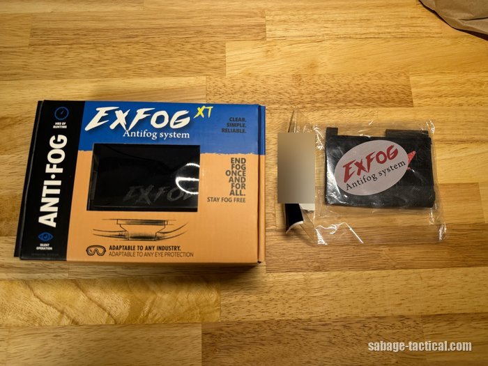 管理人が買ったEXFOG XT 標準キットの化粧箱と、ExFog ヘルメットポーチの袋