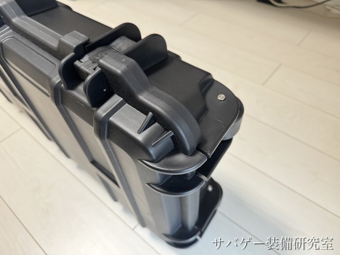 MILITARY-BASE ワイドライフル ハードケースの車輪が付いた端