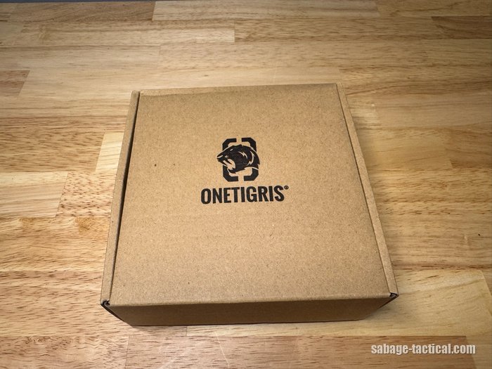 OneTigrisのロゴが入った茶色い箱