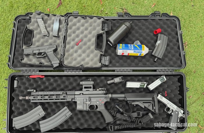 管理人のエアガン一式(HK416 デルタカスタム・ハンドガン・予備マガジン・ガス・BB弾)をハードケースに入れたところ